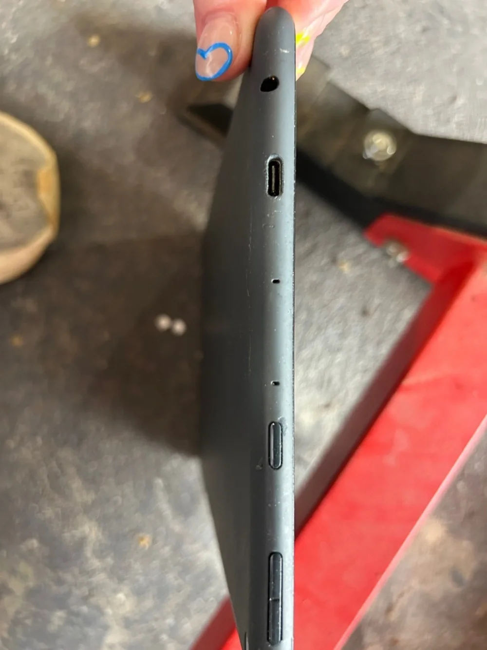 Amazon sleek tablet